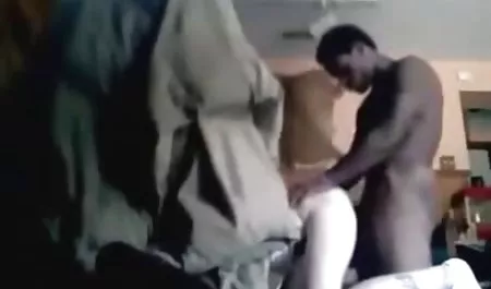 قرأت مقابلة مع واحد مقاطع فيديونيك عربي من الشباب
