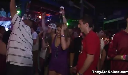 الممثلة ؟ مقاطع سكس اجنبي مترجم