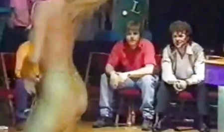 الإنجليزية أن تأخذ ملابسها و اللعب لقطات سكس من افلام عربيه