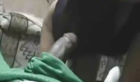 في اليأس ، صب سمراء مقاطع نبك عربي الهواة الوشم المراهقين